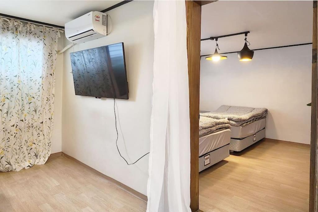 Hongdae Yeontral Park Exit7 K-7 Apartment Seoul