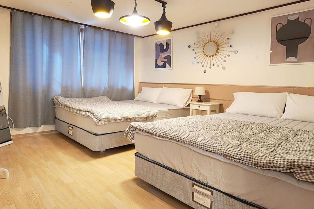 Apartment Hongdae Yeontral Park Exit7 K-7 *