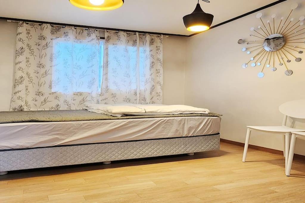 Hongdae Yeontral Park Exit7 K-7 Apartment