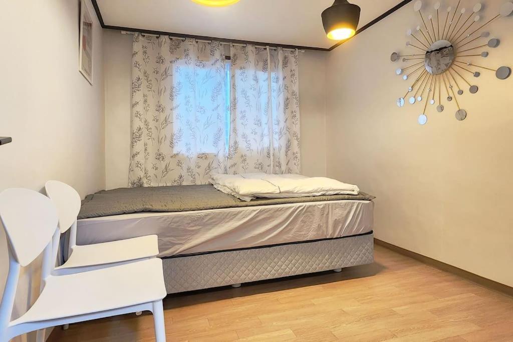 Hongdae Yeontral Park Exit7 K-7 Apartment