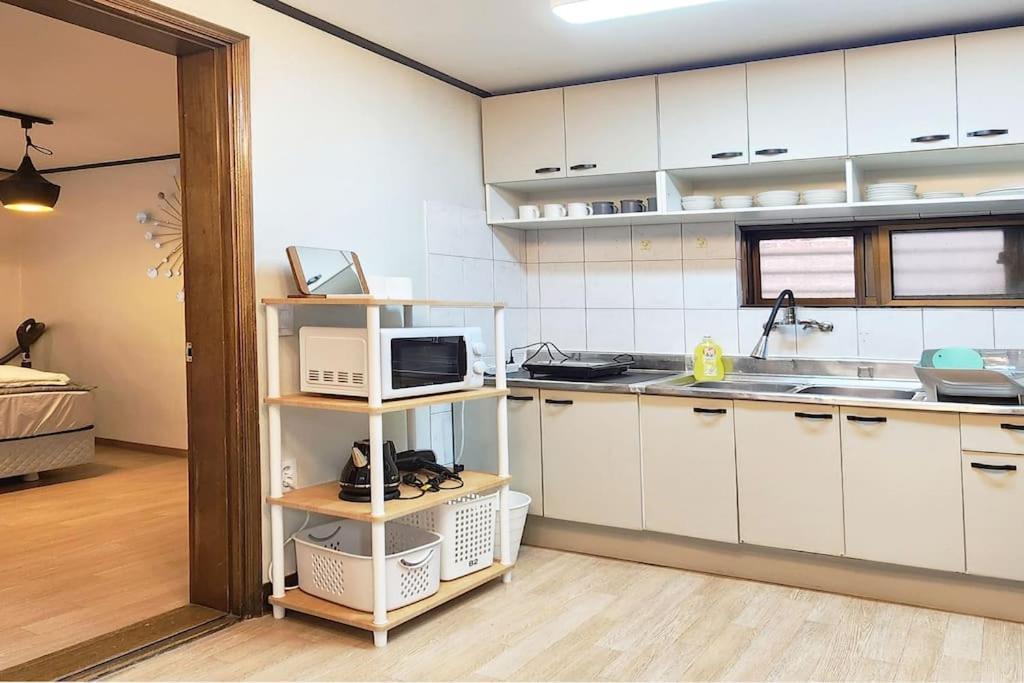 Apartment Hongdae Yeontral Park Exit7 K-7 *